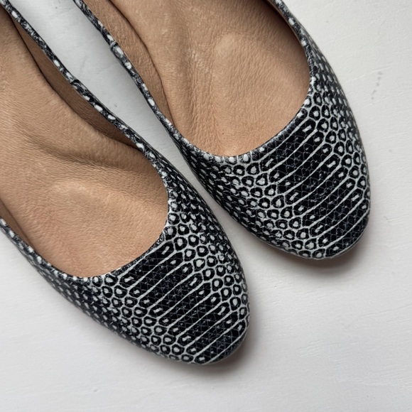 Antonio Melani Vintal Genuine Leather Reptile Print Flats - Picture 9 of 12